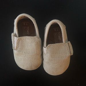 Boy’s Toms - size T3, Tan Canvas / Burlap